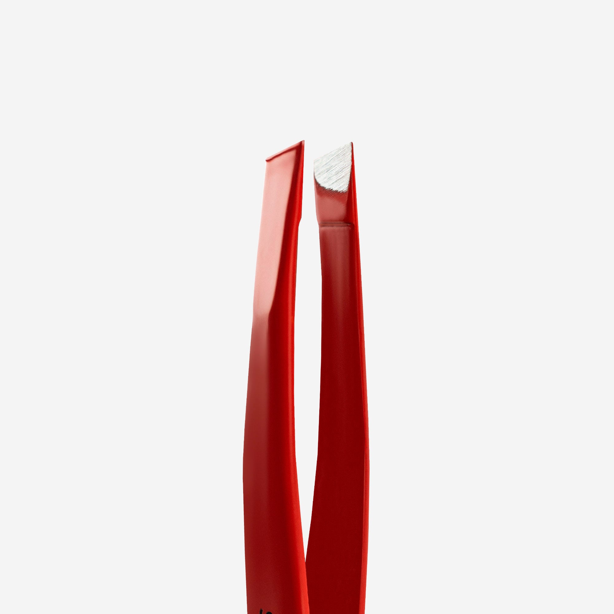 Pinza para cejas roja EXPERT 11 TIPO 3r (biselado ancho)