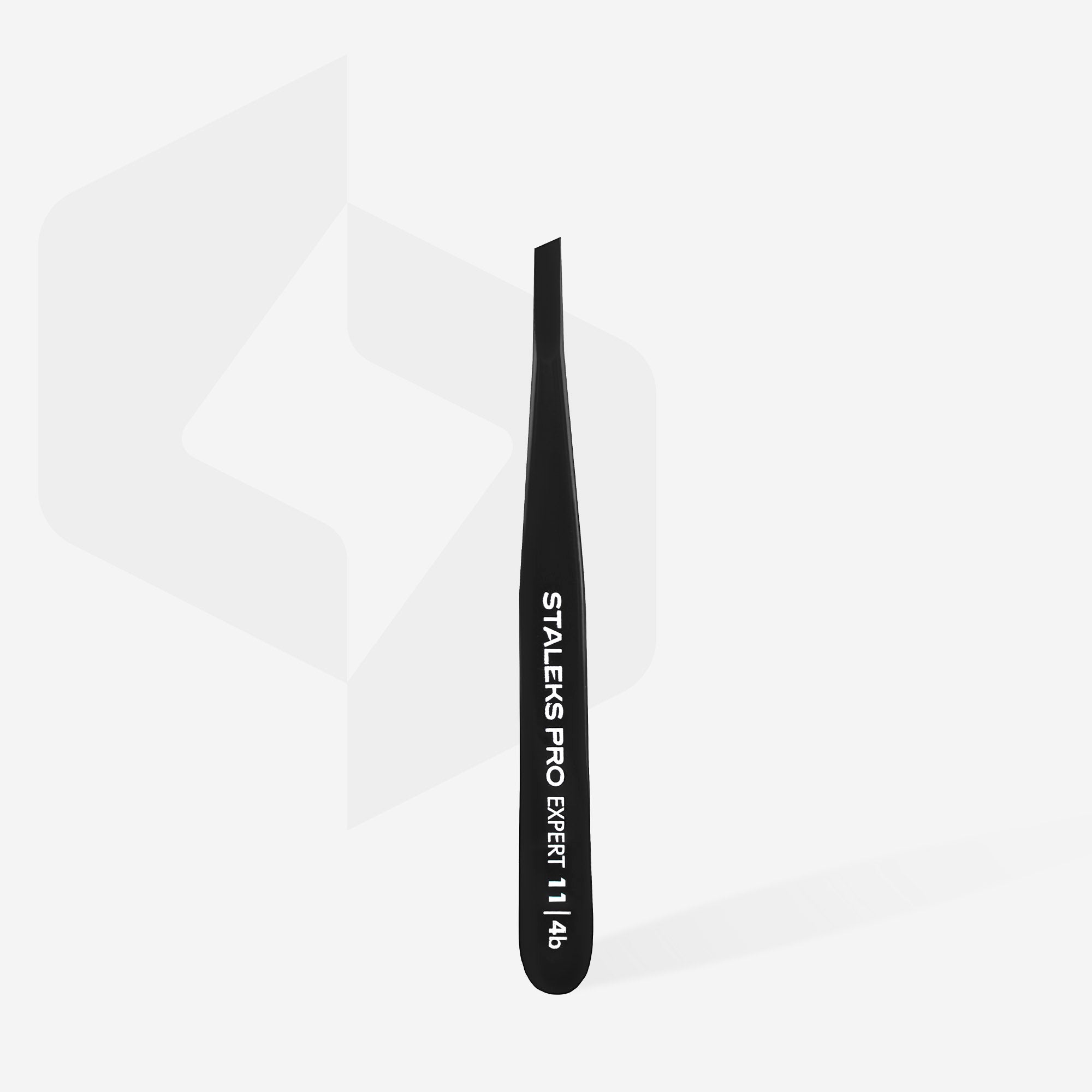 Pinza para cejas negra EXPERT 11 TIPO 4b (biselado estrecho)